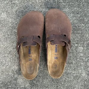 Men’s Birkenstocks Boston clogs 43 (men’s 10).